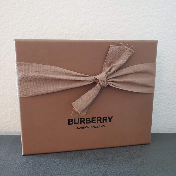 NEW Burberry Italian Eyelet Grommet Leather Belt main image 13